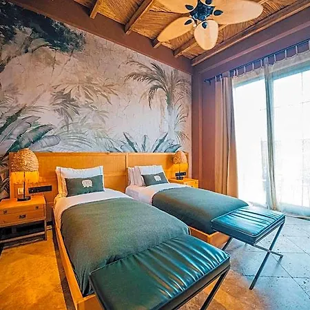 The Remote Hotel
